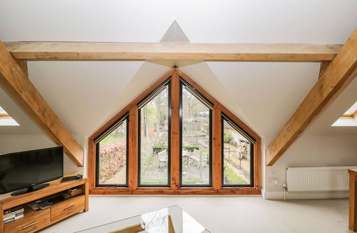 Alderbury Cottage | AVON TURN VIEW, romantic, with a garden in Alderbury