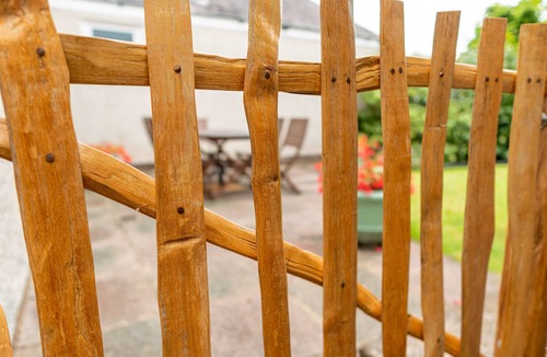 Staveley House | Avondale Bungalow - A cottage that sleeps 4 guests in 2 bedrooms