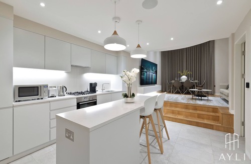 Kensington Apartment | AYLI