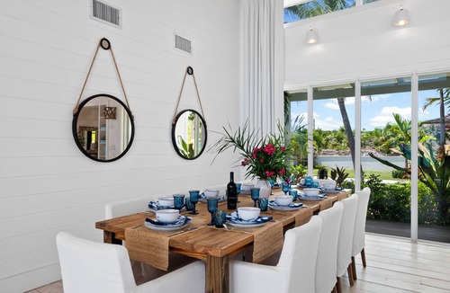 Tar Bay House | Ba Roos Beach House/Iconic Tar Bay Estate with 300’ of Direct Beachfront