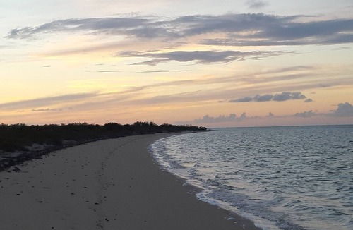 Salina Point Hotel | Bahamas Fishing Lodge Hotel Acklins Island