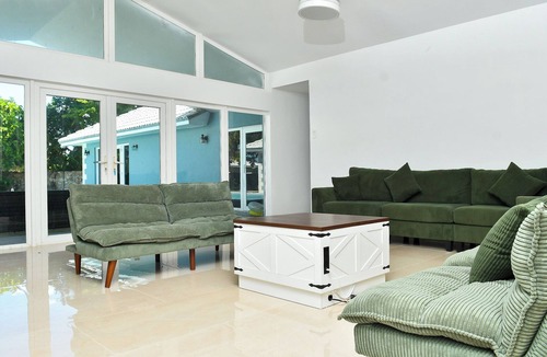 Bahamia West House | Bahamia Oasis w/Private pool - Relax in Freeport