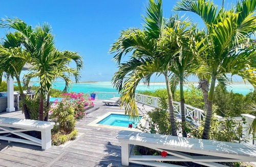 Hartswell Villa | Bakari House - Luxury Oceanfront Villa w/Spectacular View, Pool, Spa and Dock