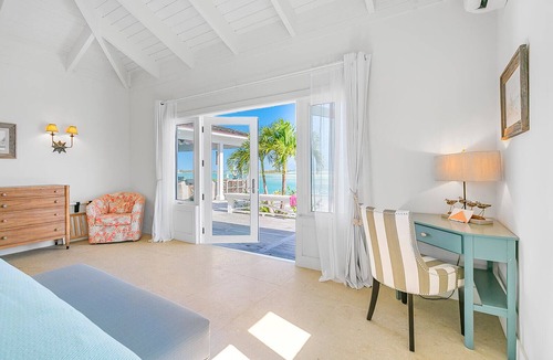 Hartswell Villa | Bakari House - Luxury Oceanfront Villa w/Spectacular View, Pool, Spa and Dock