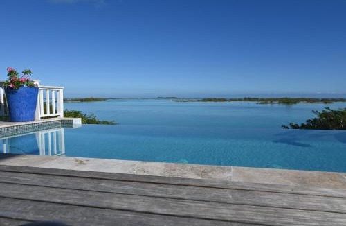 Hartswell Villa | Bakari House - Luxury Oceanfront Villa with Spectacular View, Pool, Spa and Dock