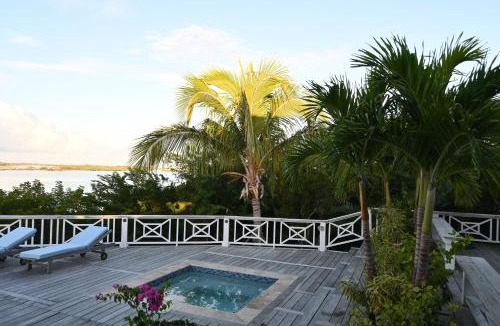 Hartswell Villa | Bakari House - Luxury Oceanfront Villa with Spectacular View, Pool, Spa and Dock
