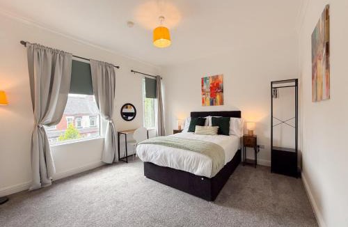 Stoke-on-Trent House | Bakewell Terrace by YourStays