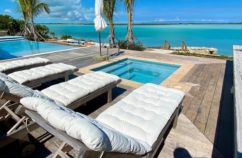 Hartswell House | Ballymena - Waterfront house with pool, spa and beach