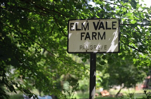 Palgrave House | Barn Conversion Sleeps 2 with Parking