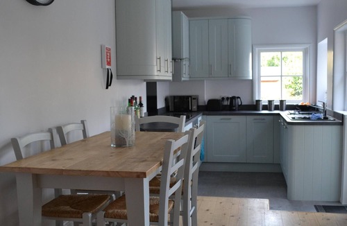 Whitstable House | Bay Cottage in Whitstable's Conservation Area - 5 mins walk from shops & beach
