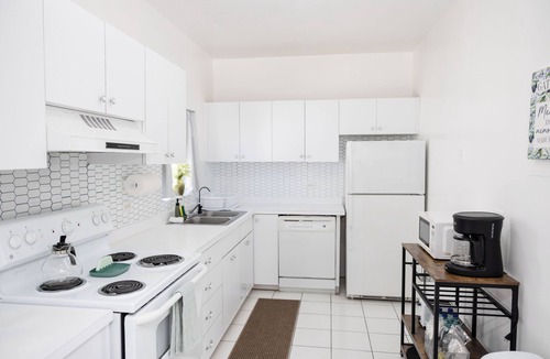 Paradise Island Condo | Bayview Paradise Palms 2-bedroom Condo