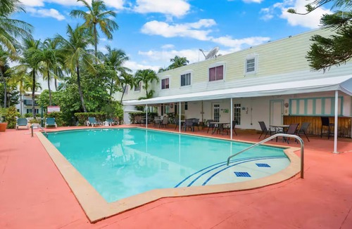 Paradise Island Condo | Bayview Paradise Palms 2-bedroom Condo