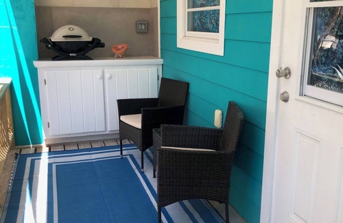 Great Guana Cay Cottage | Beach Cottage NAUTI MERMAID-Steps from beach- walk to everything! Generator!