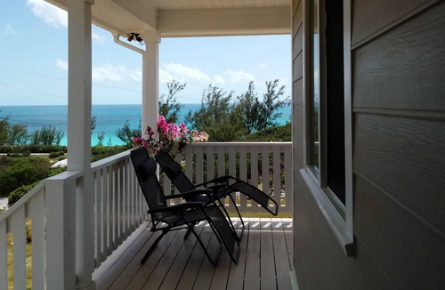 Rainbow Bay Cottage | Beach days on winter days