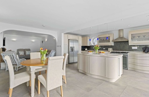 Pevensey House | Beachfront Bungalow in Pevensey Bay with Sea Views