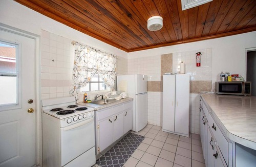 North Palmetto Point House | Beachfront Cottage with 50 Mile Ocean View and Pool Access
