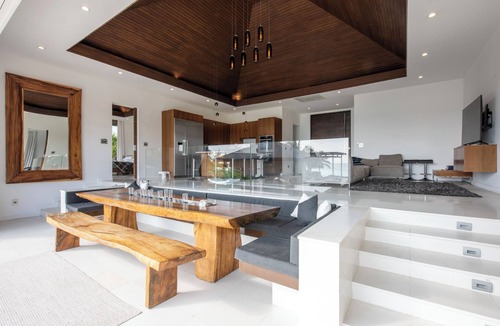 Governor's Harbour House | Beachfront Estate w/Htd Pool, Prime Banks Rd Location. Walk to Tippys!