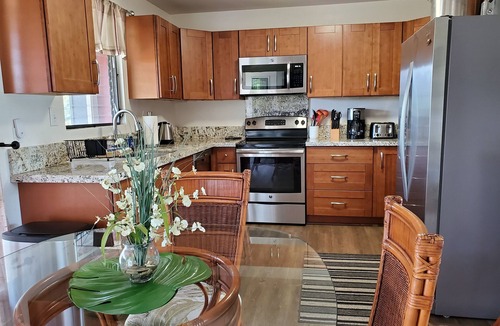Kihei House | BEACHFRONT FAMILY ESTATE: Sleeps 15 - 4 separate Units with optional cottage.