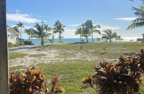 Bahama Palm Shores House | Beachfront Home in secluded Casuarina Point