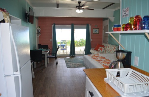 Spanish Wells Apartment | Beachfront large one bedroom studio, adjoining studio can be added to make 2/2.