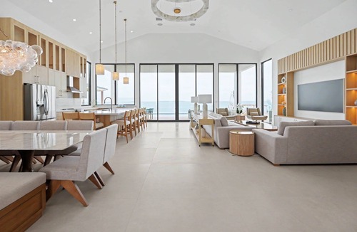 Tar Bay House | Beachfront Luxe 6BR Villa, Pool & Bay Views