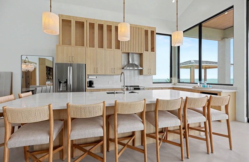 Tar Bay House | Beachfront Luxe 6BR Villa, Pool & Bay Views