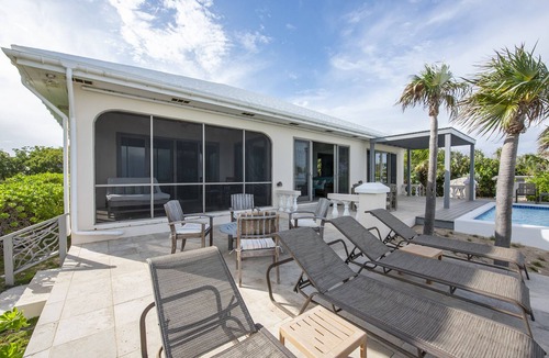 Double Bay House | Beachfront Luxury Tropical Villa, Pura Vida, Romantic Paradise, POOL!