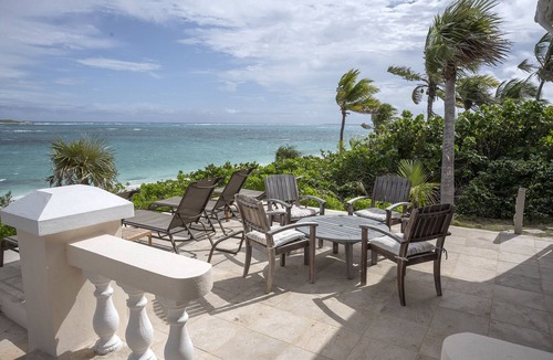 Double Bay House | Beachfront Luxury Tropical Villa, Pura Vida, Romantic Paradise, POOL!