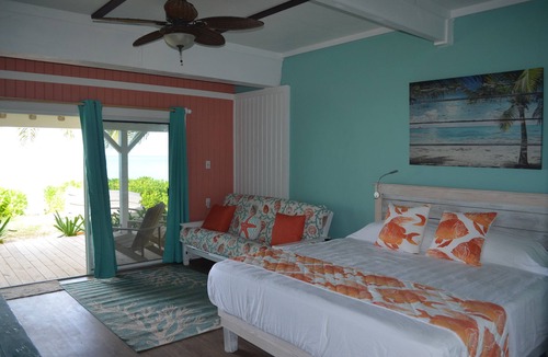 Spanish Wells Apartment | Beachfront one bedroom studio with full kitchen, covered porch and open deck.