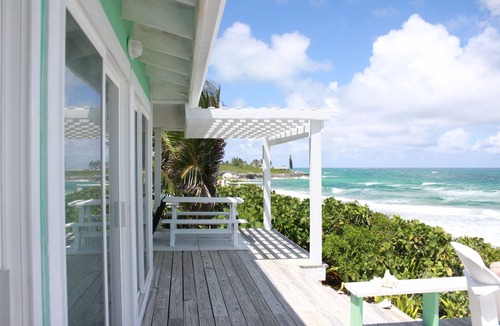 Hope Town House | Beachfront paradise: Spectacular views, huge deck, central location, backup gen!
