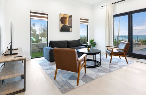 Gambier House | Beachfront, Private pool just 6 min. from the Airport, Located on Cable Beach!