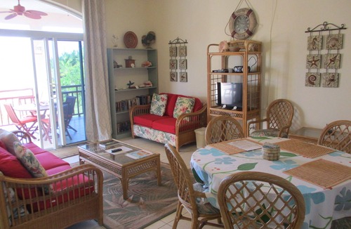 Great Exuma Apartment | BEACHFRONT Queen bedroom/2bath apartment directly on fabulous HOOPERS BAY beach