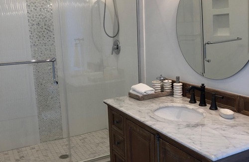 William's Town Villa | Beachfront Villa with Pool on beautiful Sandy Beach