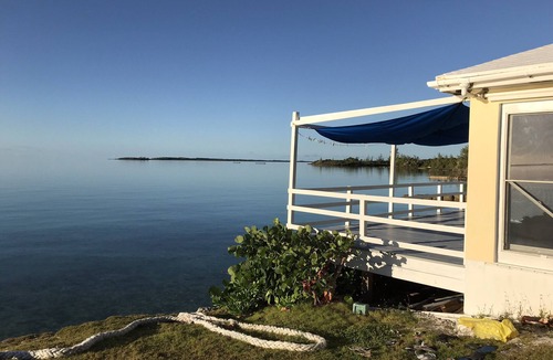Spanish Wells Cottage | Beachfront Water's Edge Cottage with pool (newly renovated)