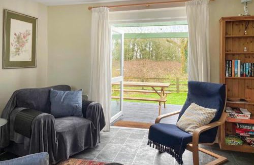 Llanybri House | Beachside