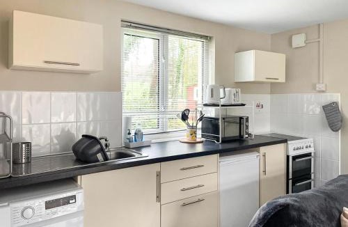 Llanybri House | Beachside