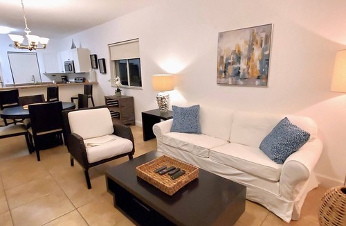 Alice Town Condo | "Beachside Retreat" 2 Bedroom/2 Bath