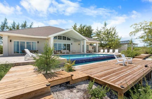 Forbes Hill Villa | Beachwood Villa, Oceanfront near sand flats! Most 5-stars on the island!