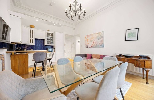 Earl's Court Apartment | Beautiful 2bed flat with balcony in Earls Court