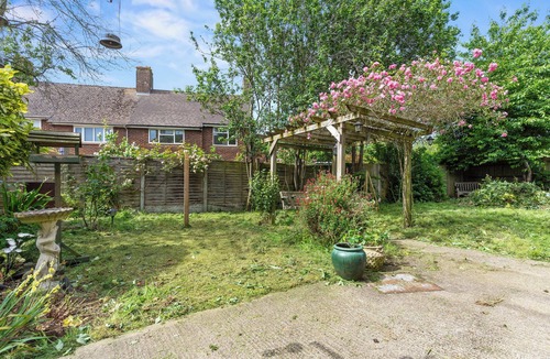 Aylesbury House | Beautiful 5 Bedroom House with free parking,penn rd