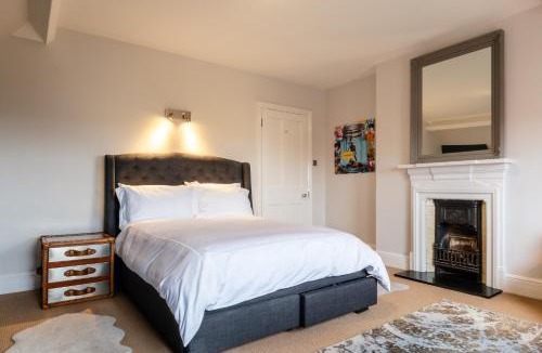 Evesham House | Beautiful 5 Bedroom Home in Evesham
