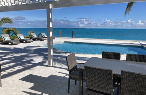 Tar Bay House | BEAUTIFUL BEACH HOUSE ON TAR BAY HEATED POOL , BAR & GRILL