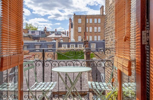 South Kensington Apartment | Beautiful Comfy 2 BDR apt with balcony, Chelsea