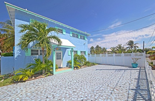 Spanish Wells House | Beautiful Cottage Only 60 Feet from Stunning White Sand Beach