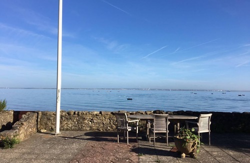 Nettlestone House | Beautiful house on the seafront in the centre of Seaview village