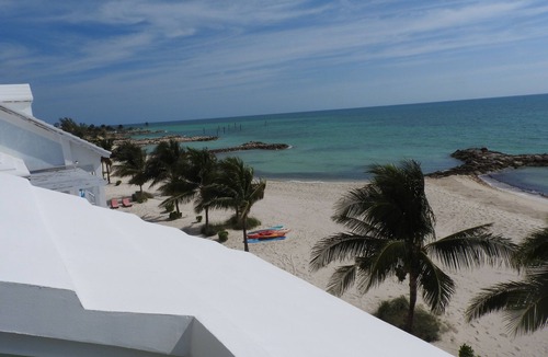 Palm Cay House | BEAUTIFUL ISLAND RETREAT WITH STUNNING VIEWS AND BEACH!