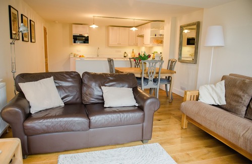 Brighton Apartment | Beautiful, luxury two bedroom apartment, within easy reach of the city centre,