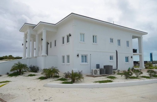 Out Islands House | Beautiful modern Harbour house with amazing Sunset Views !
