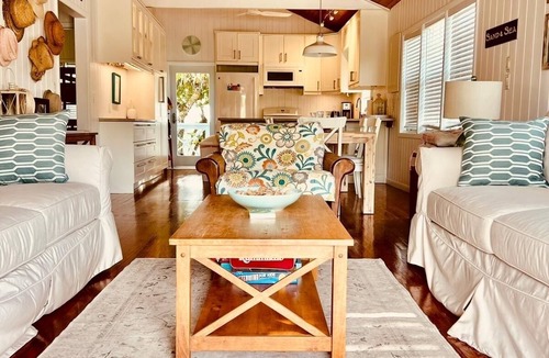 Hope Town House | Beautiful Newly Renovated Beach House - 2 bed 2 bath