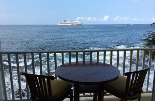 Kailua-Kona House | Beautiful Oceanfront Welcomes you at Hale Kona Kai 203 by Casago Kona